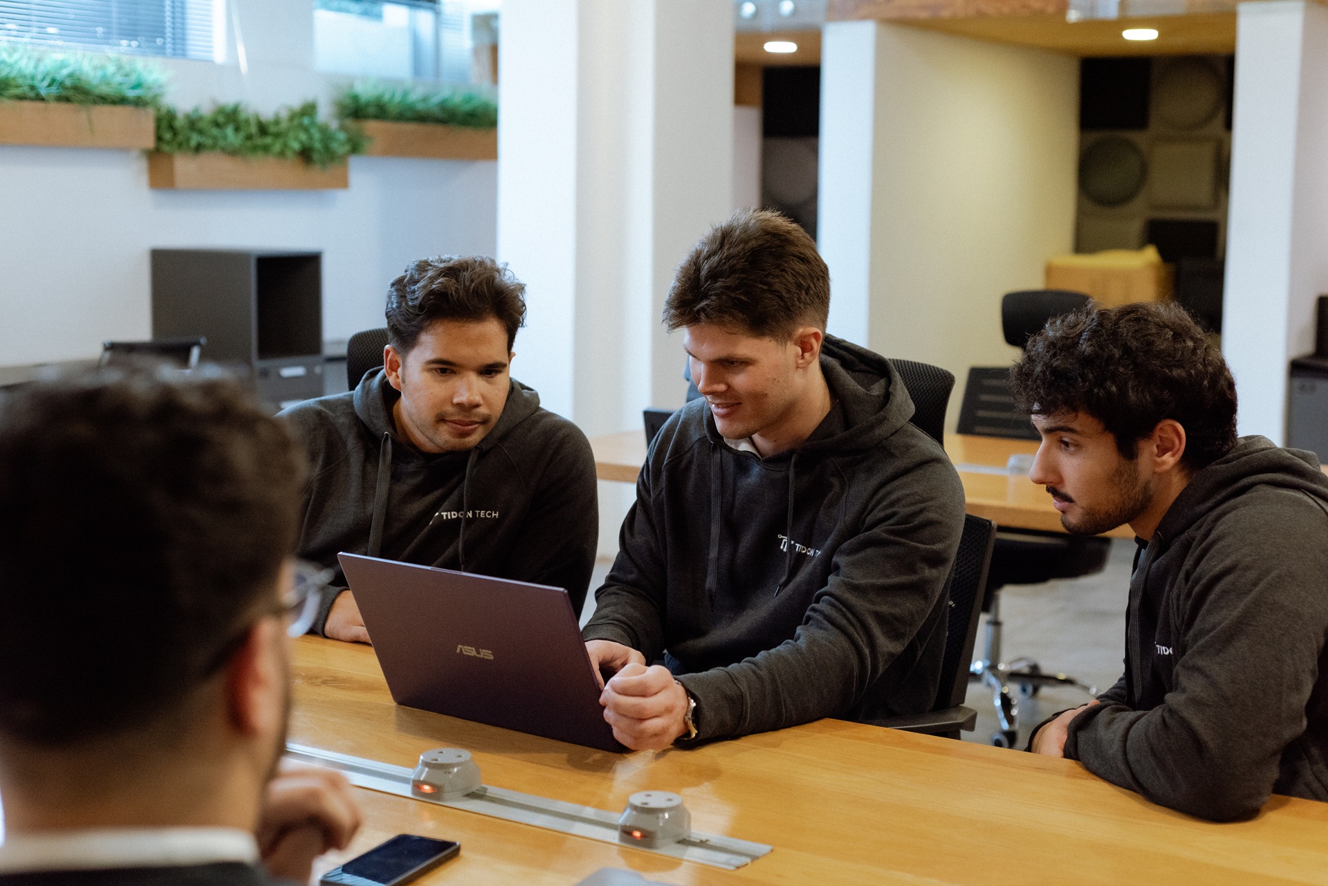 team meeting image